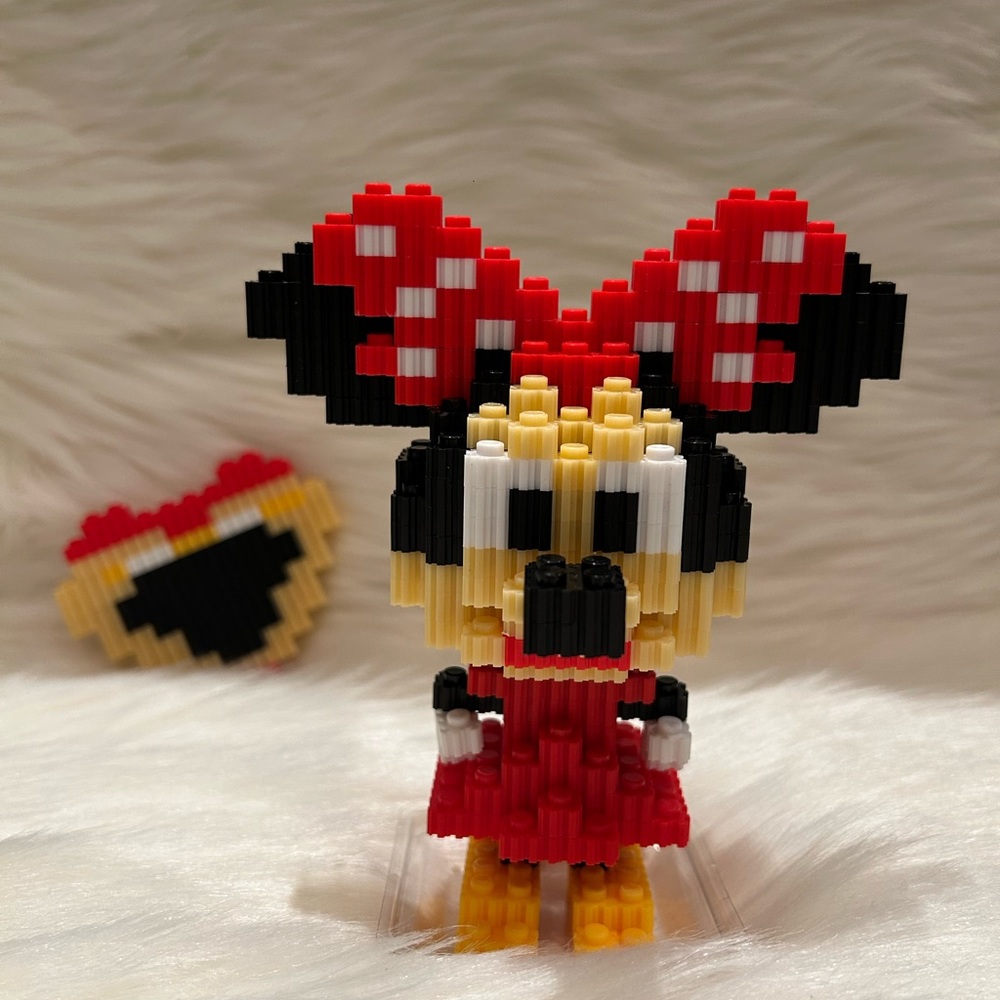 Minnie Mouse blocks puzzle figure